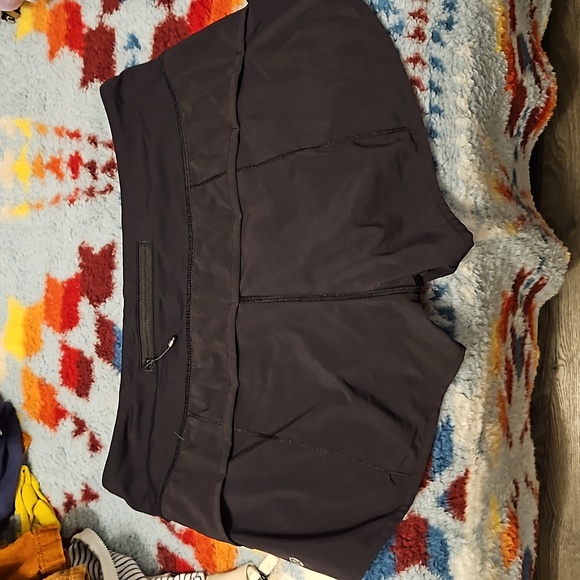 Black Lululemon Speed Short size 6 - Picture 2 of 3